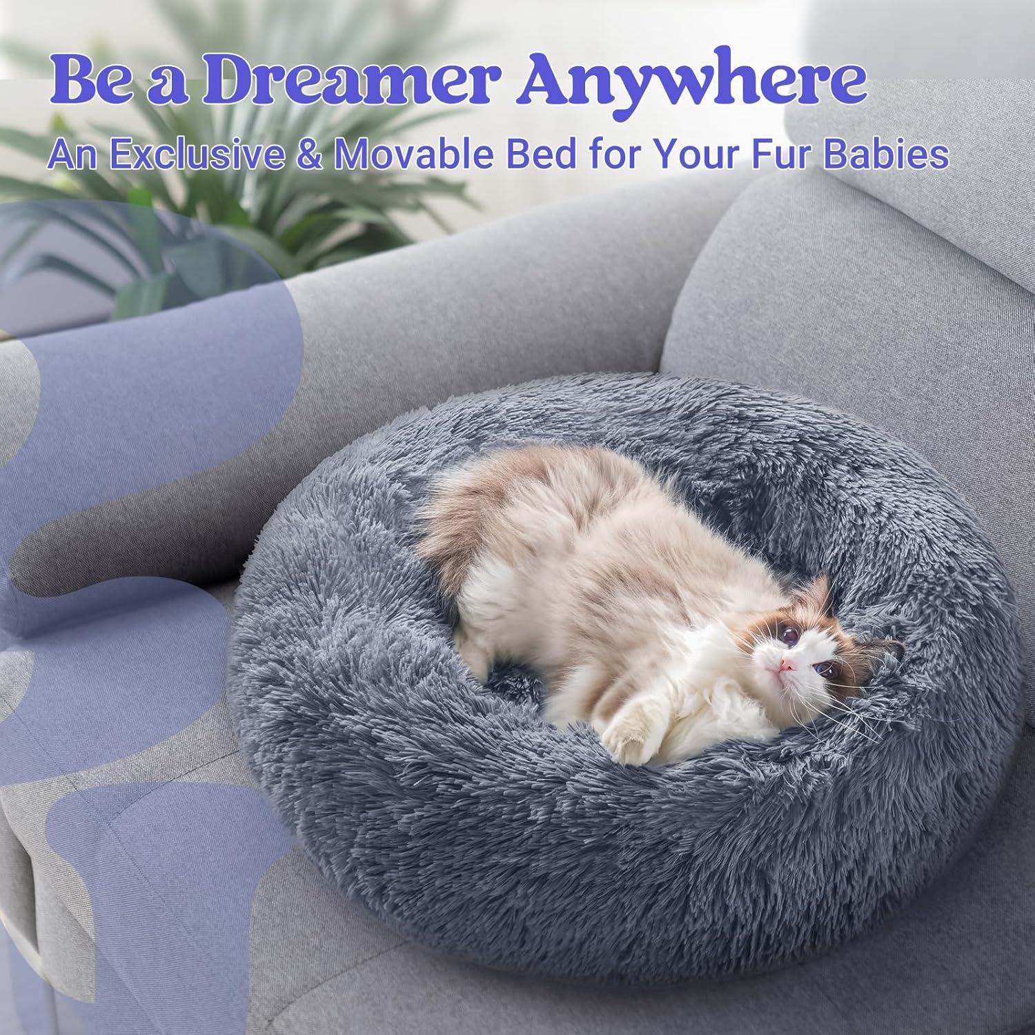Why our Cats Can’t Resist This Cozy, Non-Slip Plush Bed